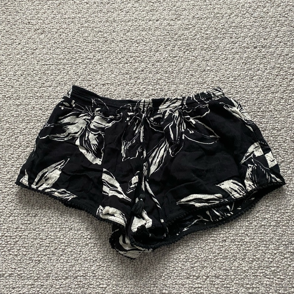 Amuse Society shorts